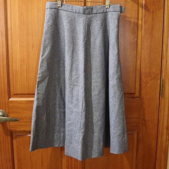 Vintage Handmade Gray Wool Plaid A-Line Midi Skirt Classic 70s Style M - Picture 2 of 12
